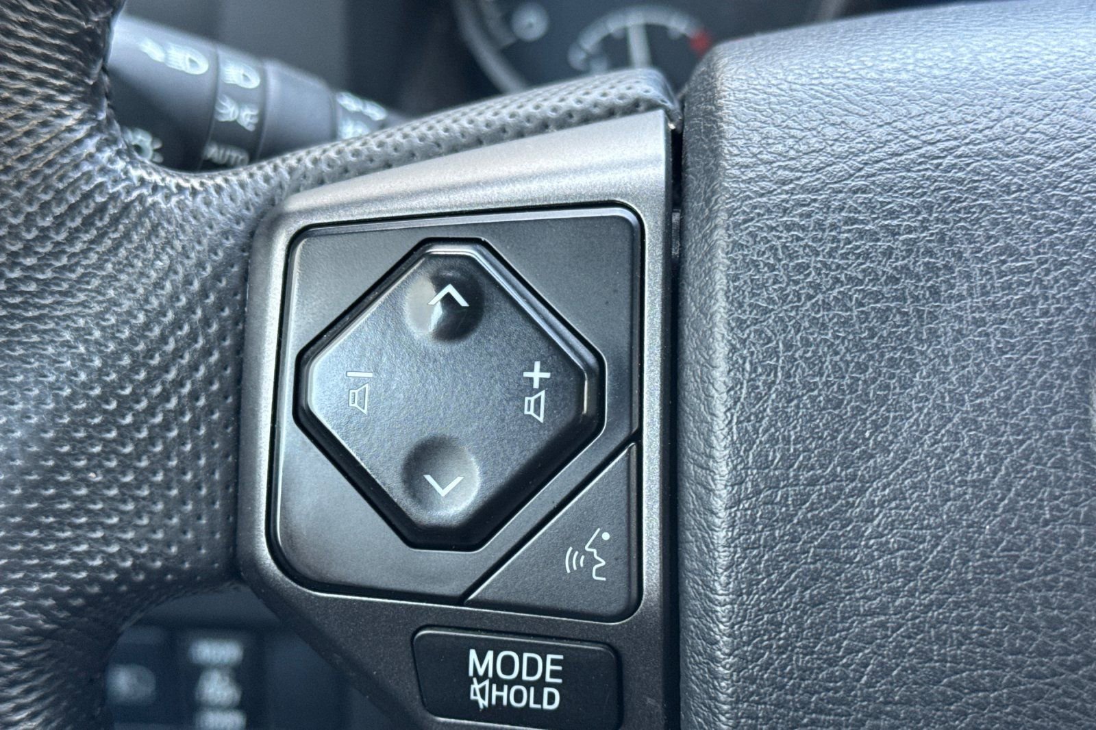 Used 2023 Toyota Tacoma TRD Sport w/ Black Out Package (TMS) AWD/4WD image 28