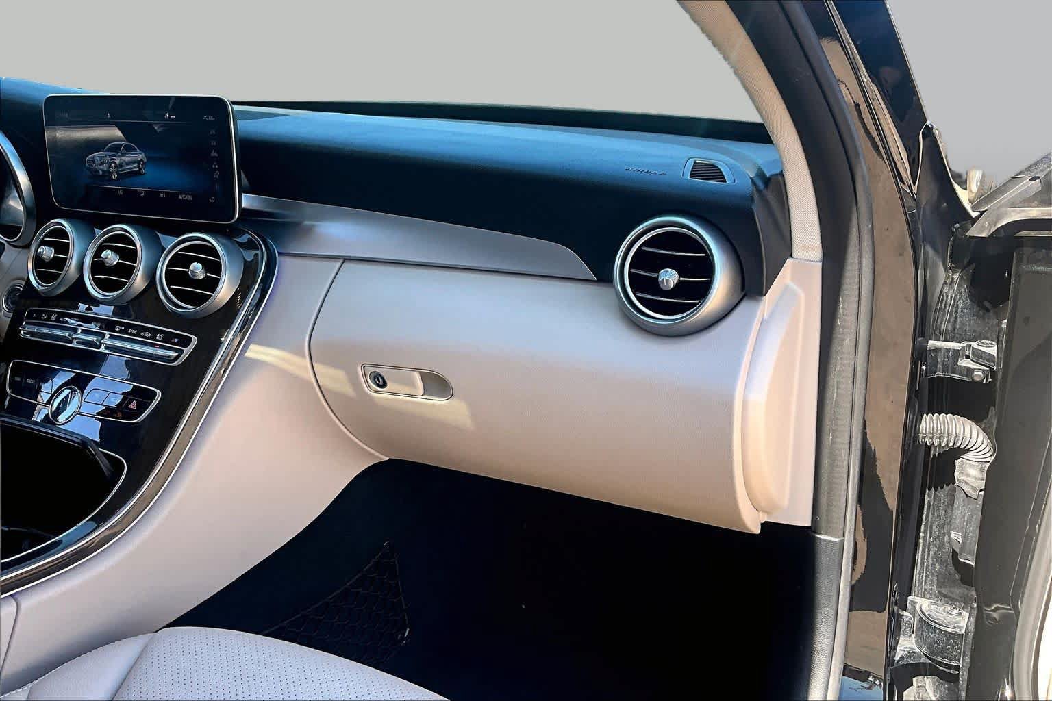Used 2020 Mercedes-Benz C 300 Sedan image 19