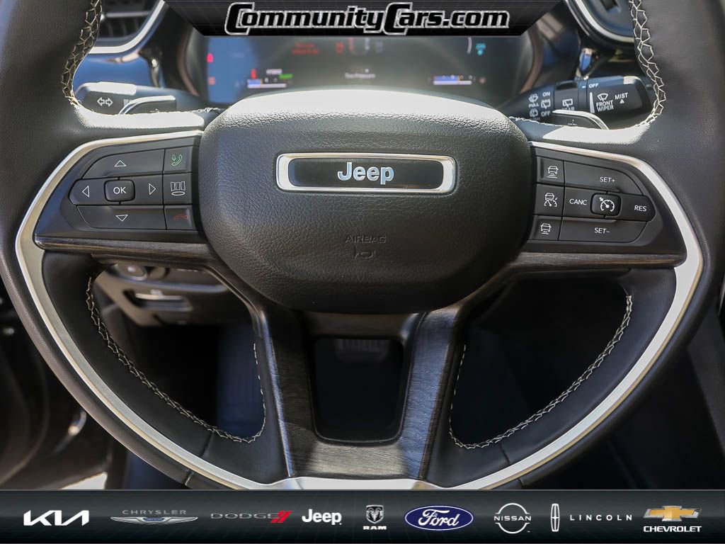 Used 2023 Jeep Grand Cherokee 4WD 4xe image 15