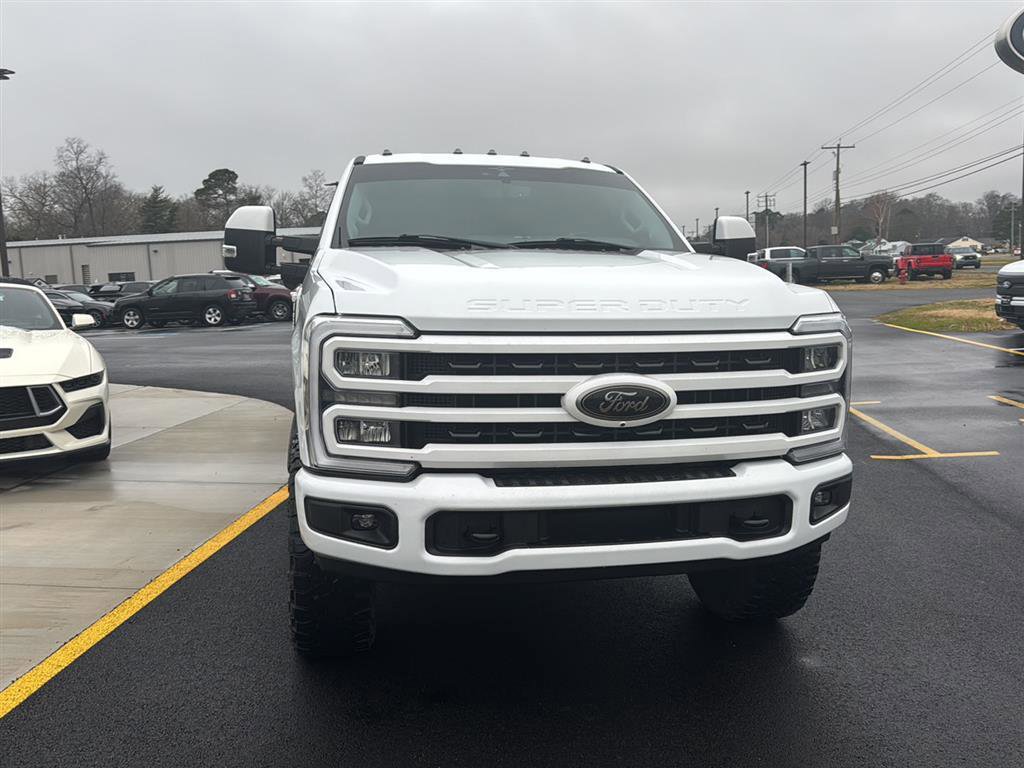 Used 2023 Ford F250 XLT w/ Black Appearance Package image 5