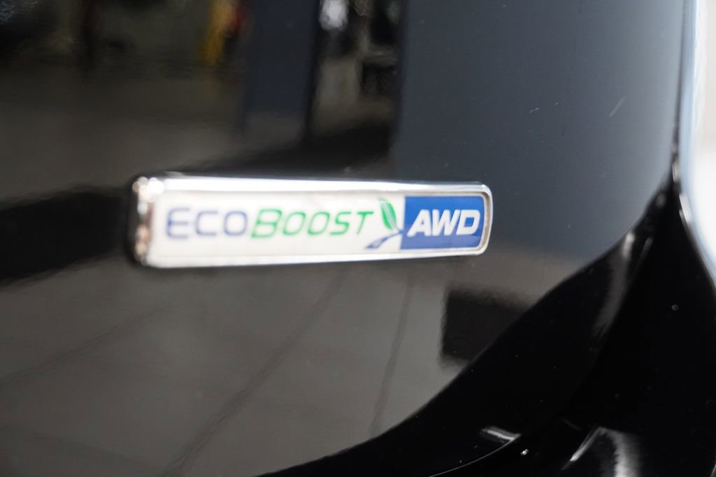 Used 2018 Ford Edge SE image 12