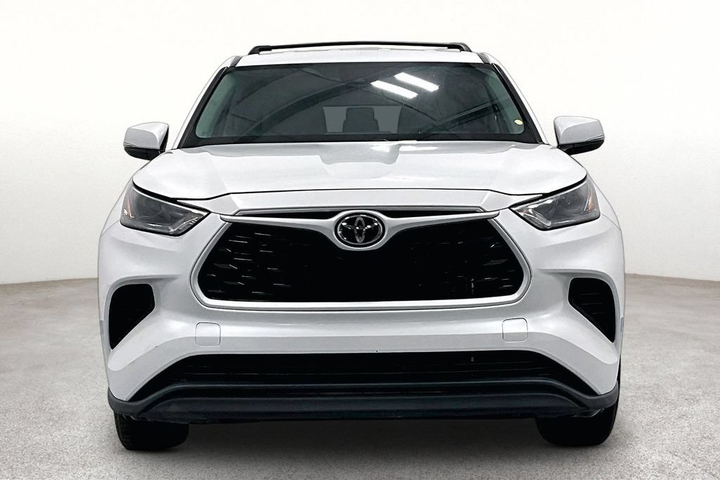 Used 2023 Toyota Highlander L AWD/4WD image 4