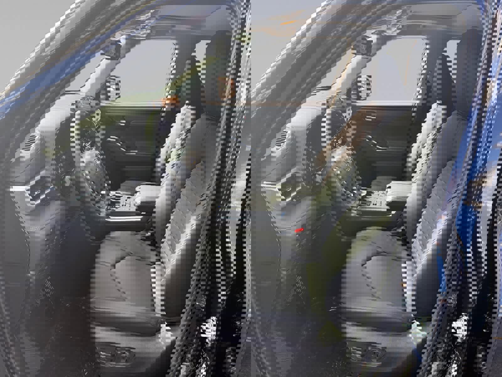 New 2025 Toyota Highlander XLE image 9