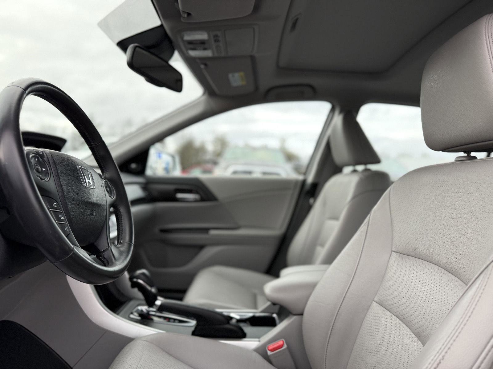 Used 2015 Honda Accord EX-L image 12