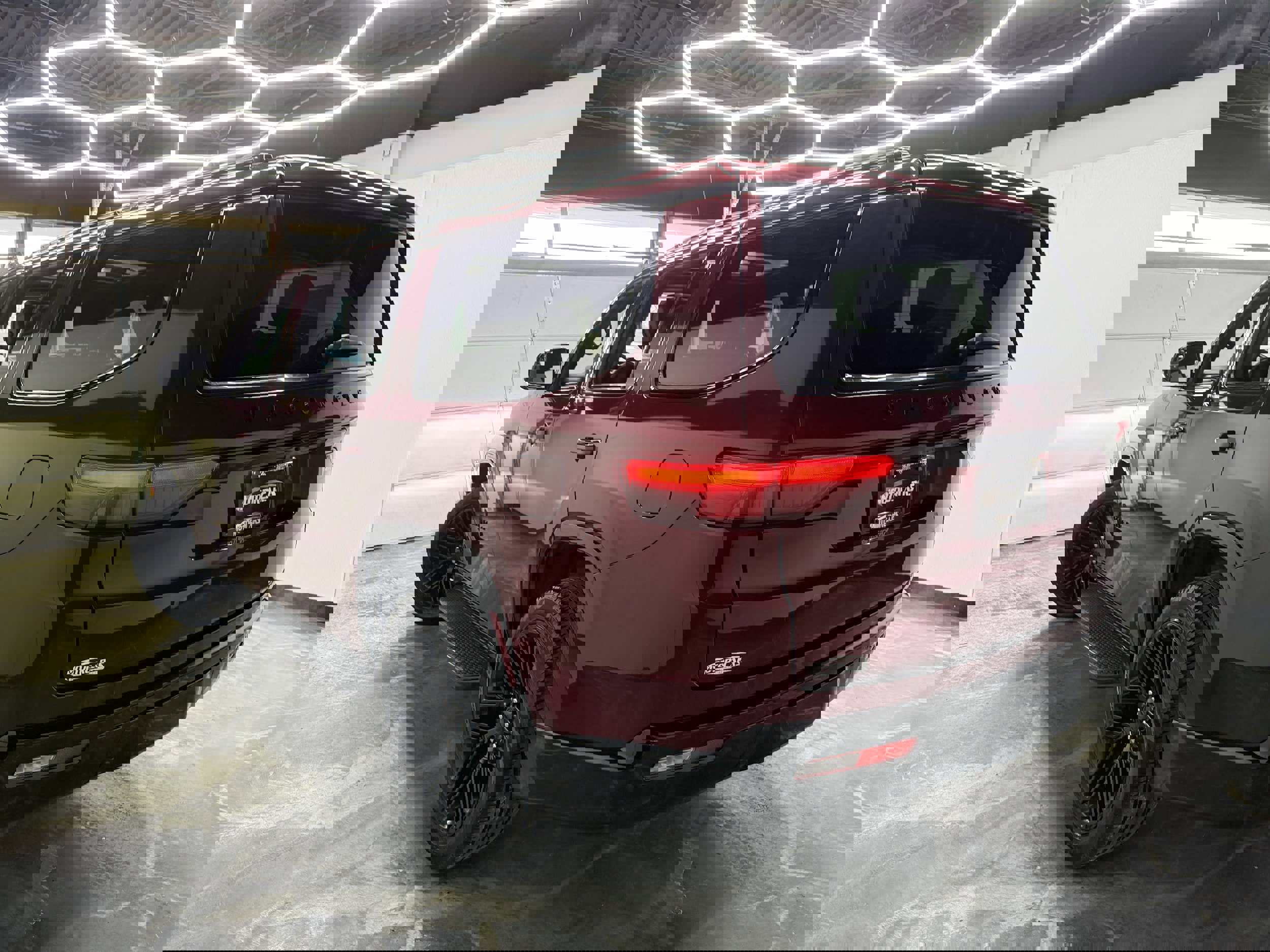 Used 2024 Jeep Wagoneer Series II AWD/4WD image 8