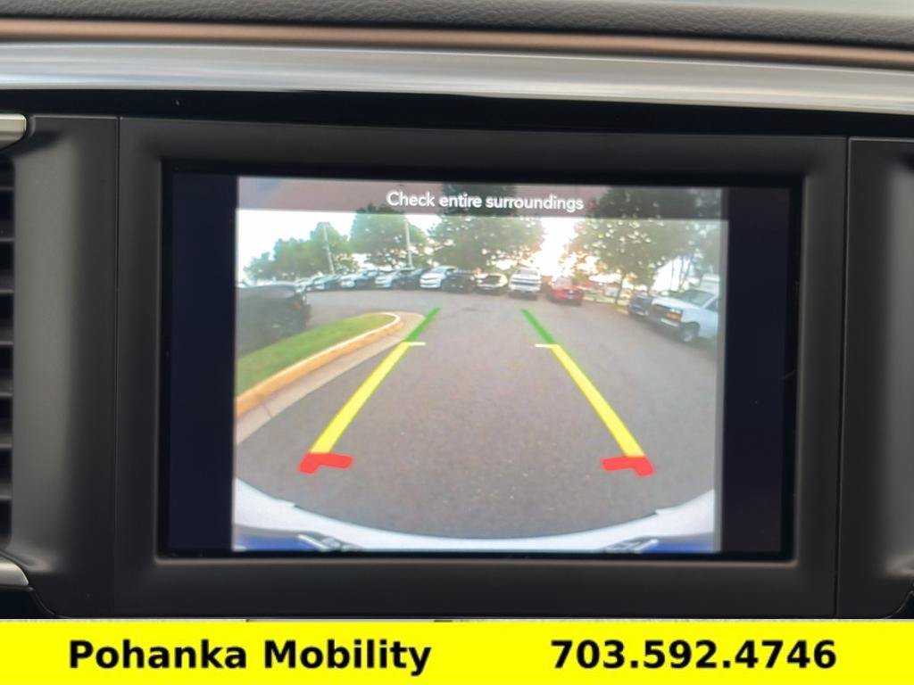 Used 2018 Chrysler Pacifica Touring-L FWD image 20