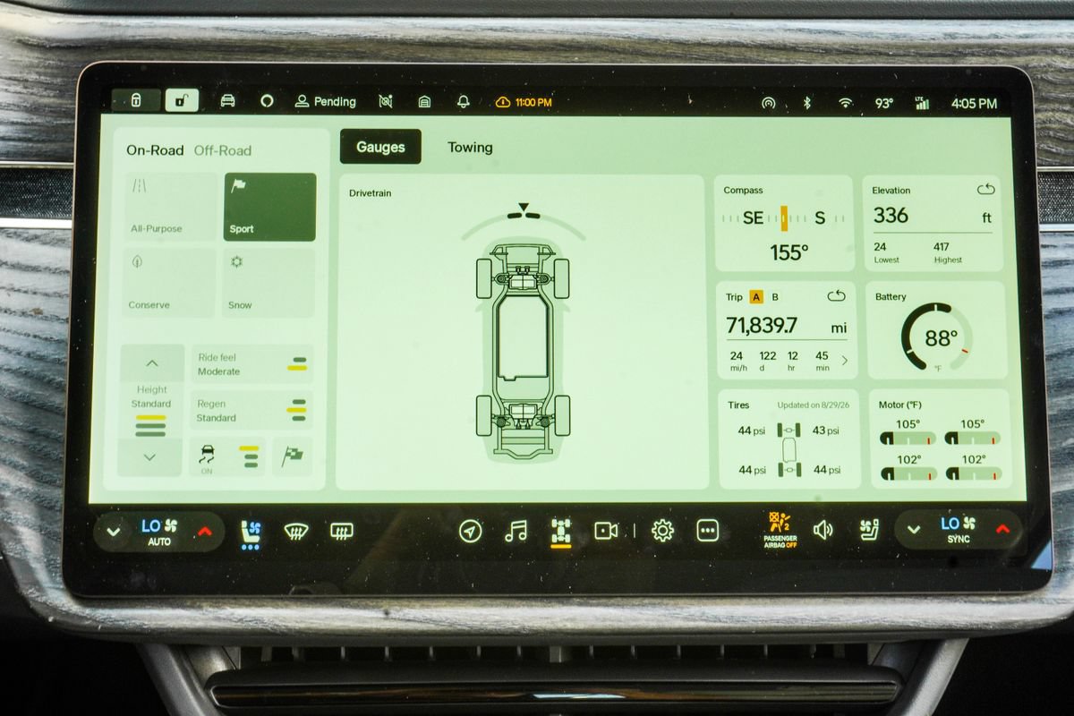 Used 2022 Rivian R1T Adventure AWD/4WD image 21