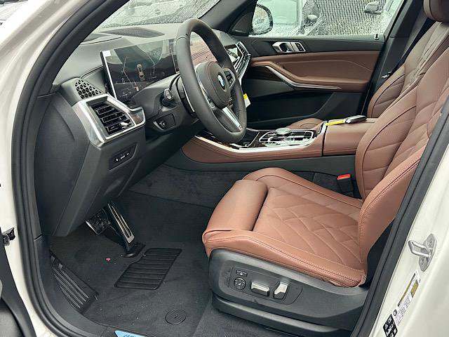 New 2026 BMW X5 xDrive40i w/ M Sport Package image 4