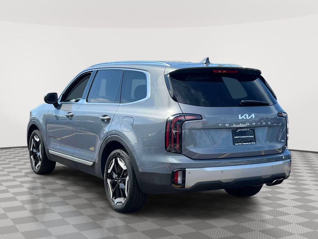 Certified 2024 Kia Telluride EX w/ EX Captain's Chair Package AWD/4WD image 5