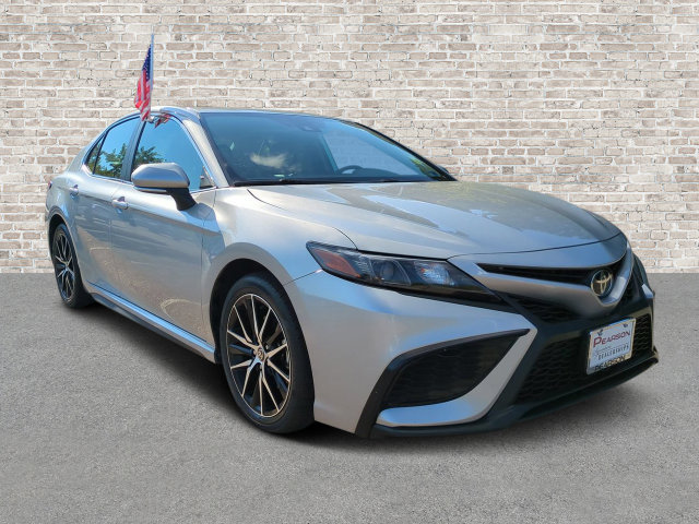 Used 2022 Toyota Camry SE w/ Cold Weather Package
