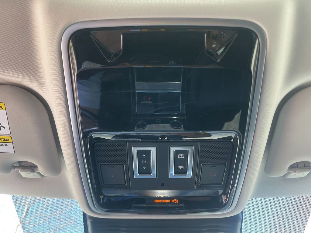 Used 2022 Land Rover Range Rover Velar S AWD/4WD image 23