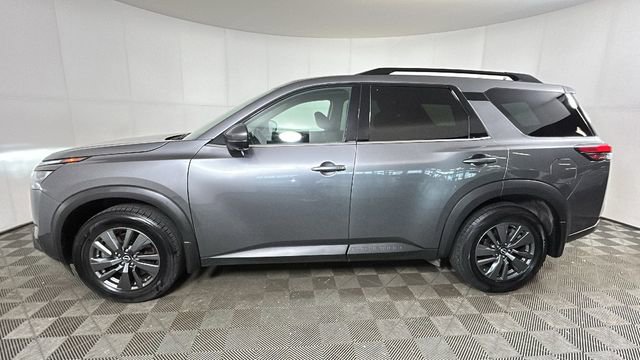 Used 2024 Nissan Pathfinder SV AWD/4WD image 6