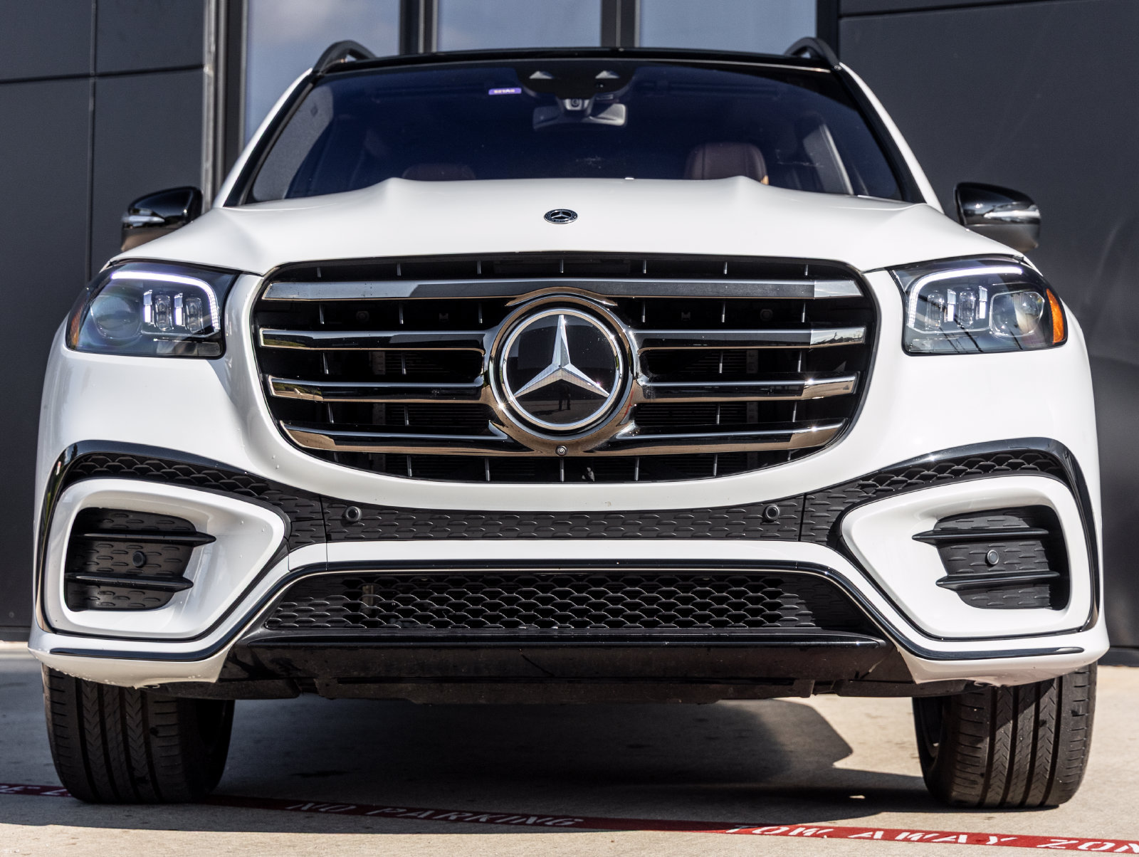 Used 2026 Mercedes-Benz GLS 450 4MATIC image 4