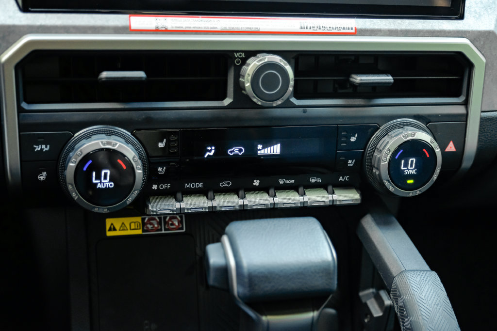 Used 2025 Toyota 4Runner Trailhunter AWD/4WD image 30