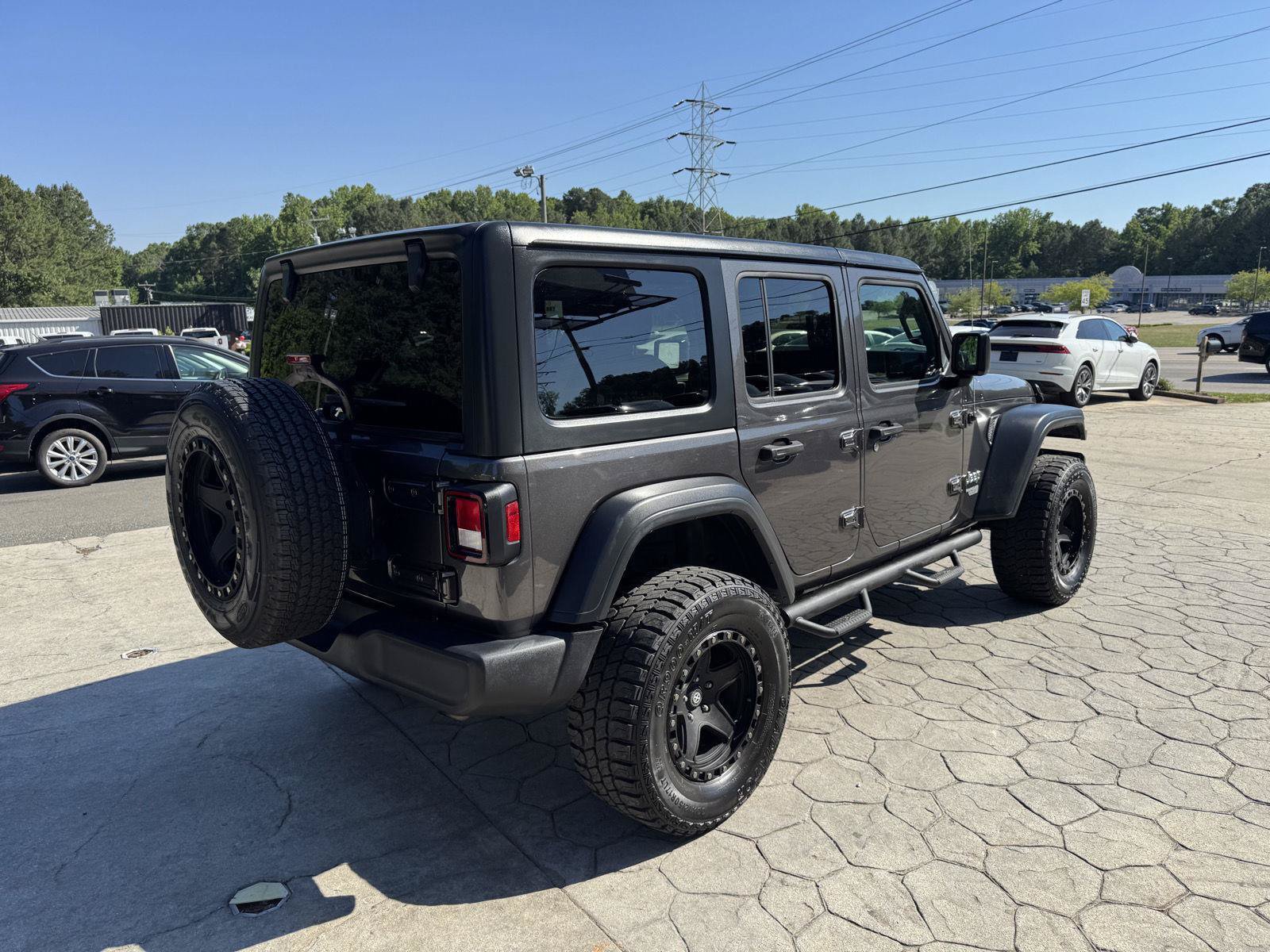 Used 2018 Jeep Wrangler Unlimited Sport AWD/4WD image 11