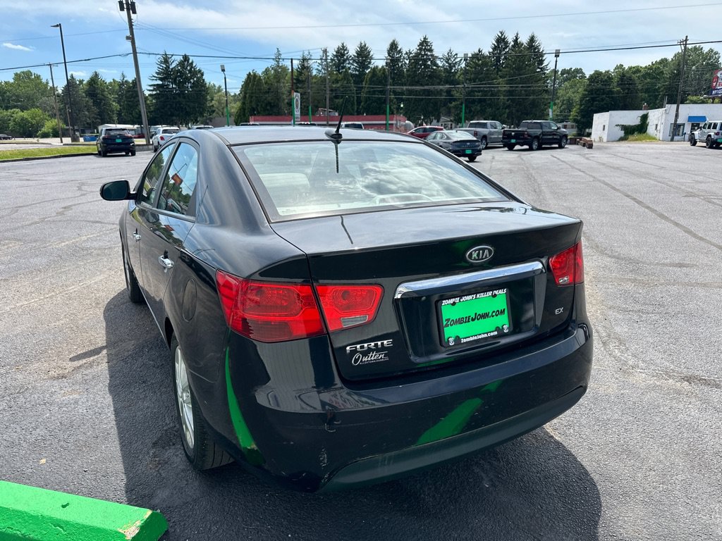 Used 2012 Kia Forte EX w/ Tech Pkg FWD image 5