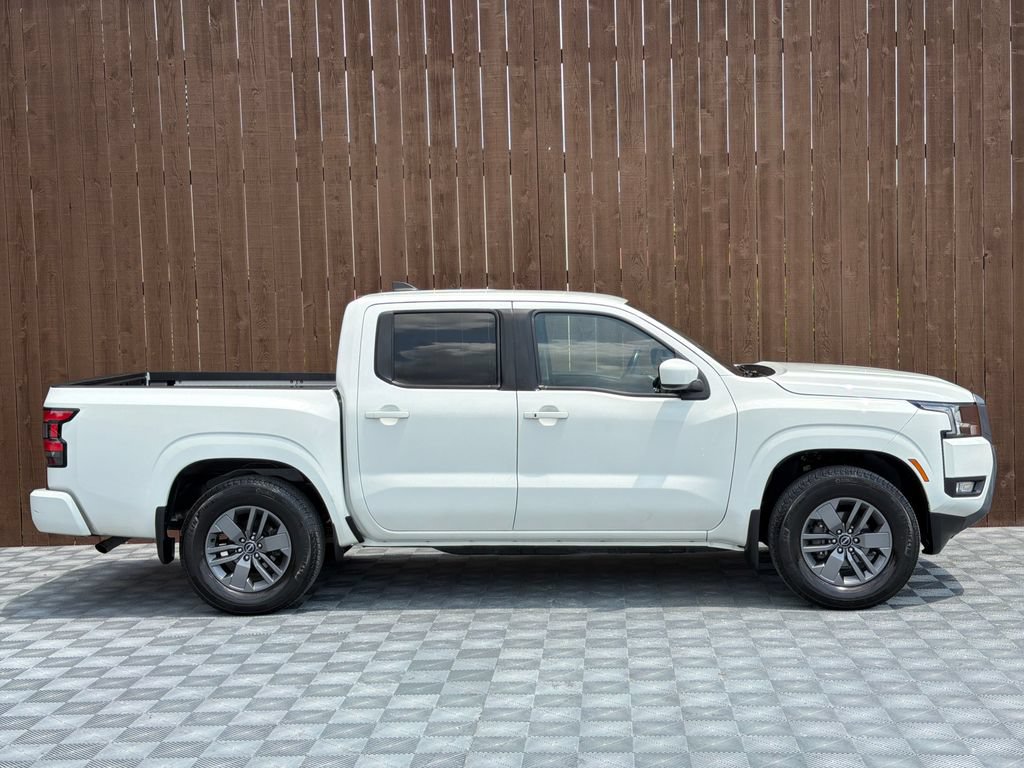 Used 2025 Nissan Frontier SV w/ SV Convenience Package RWD image 12