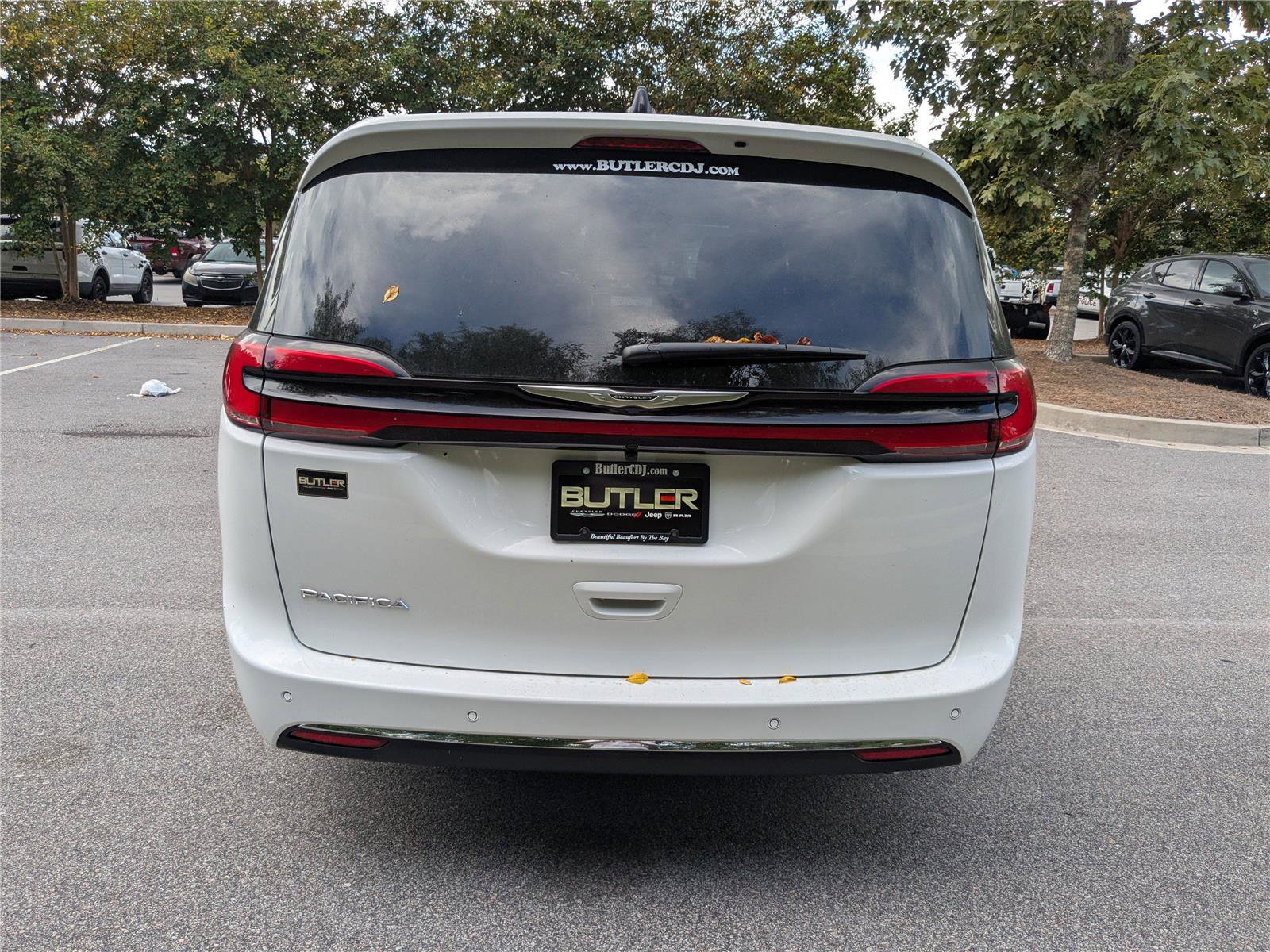 New 2026 Chrysler Pacifica Select image 5