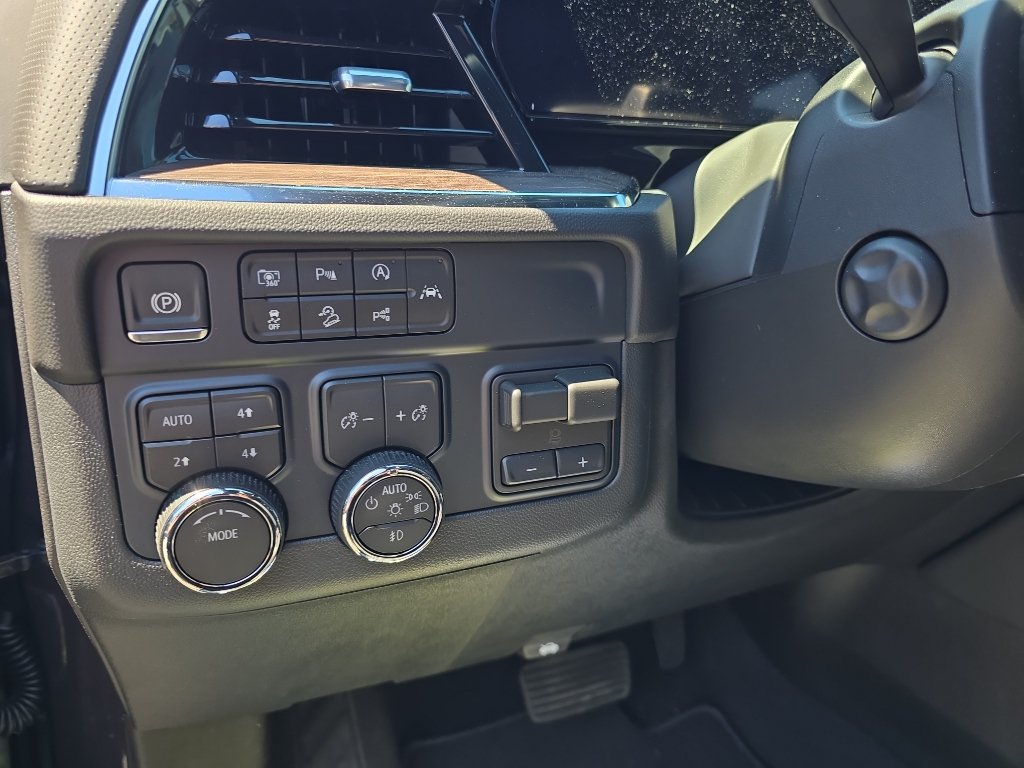 Used 2026 Chevrolet Tahoe Premier AWD/4WD image 22
