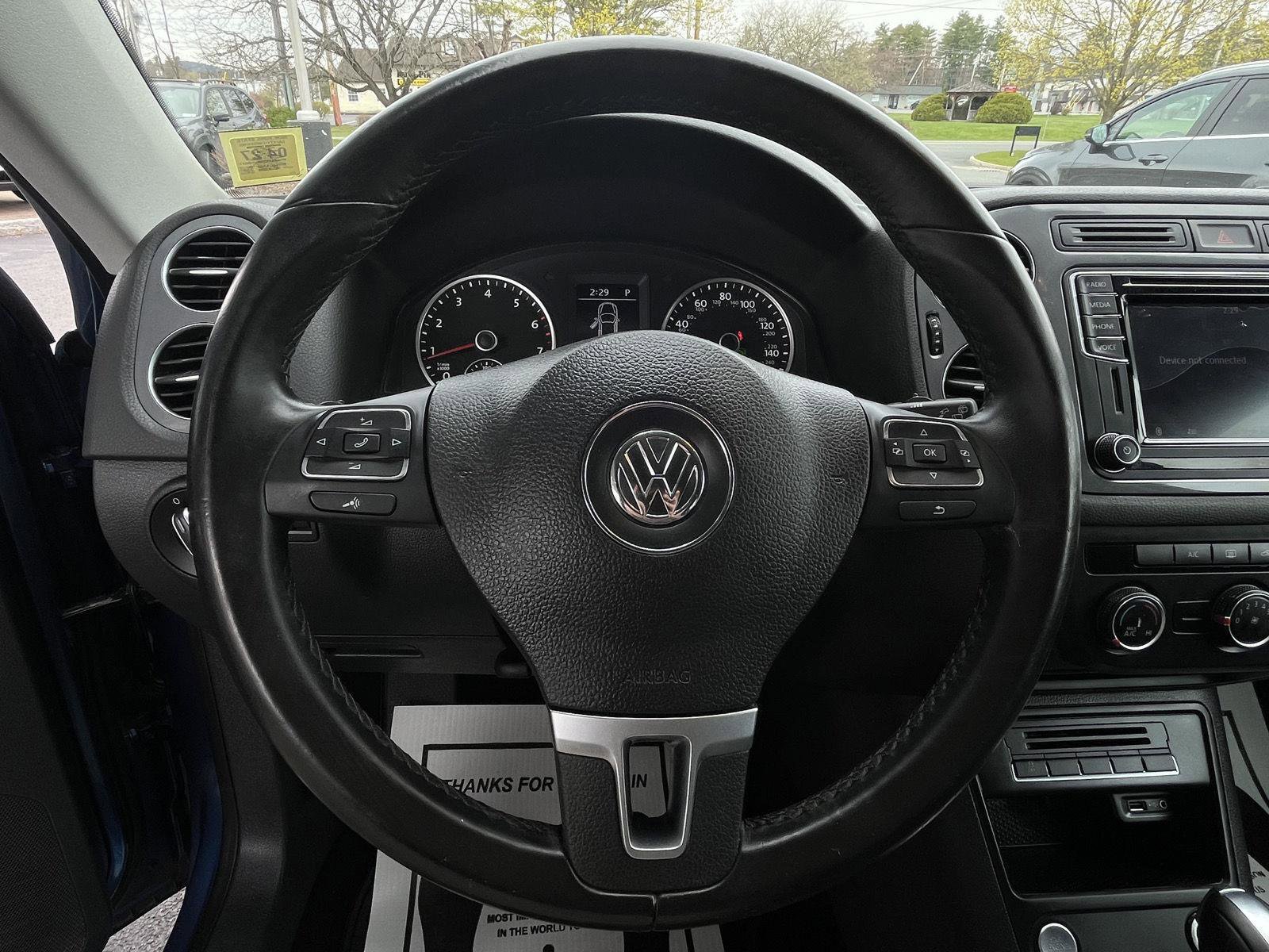 Used 2017 Volkswagen Tiguan Limited w/ Premium Package AWD/4WD image 16