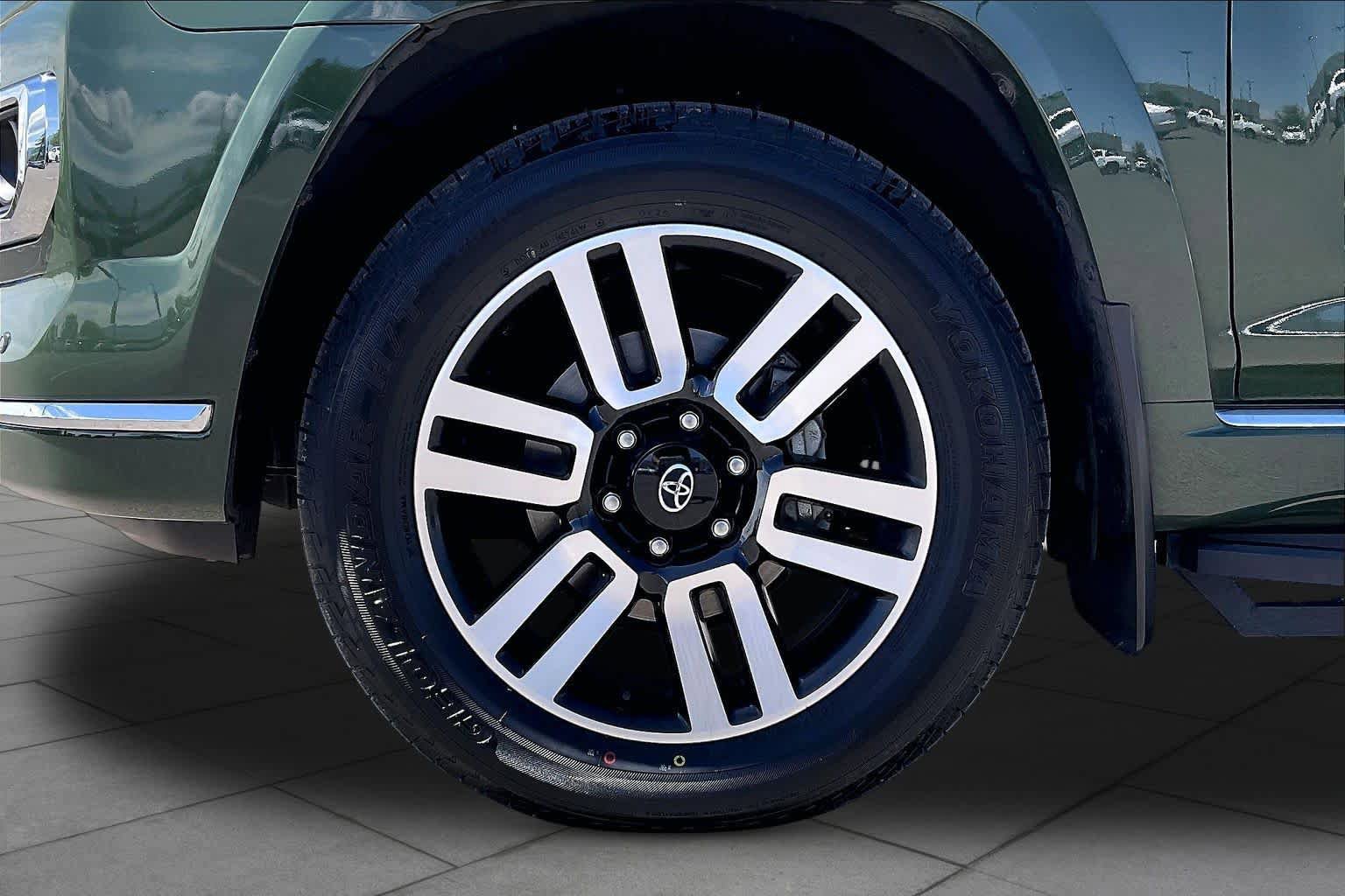 Used 2022 Toyota 4Runner Limited AWD/4WD image 11