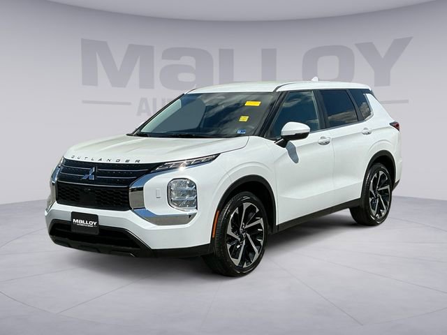 Used 2022 Mitsubishi Outlander ES image 1