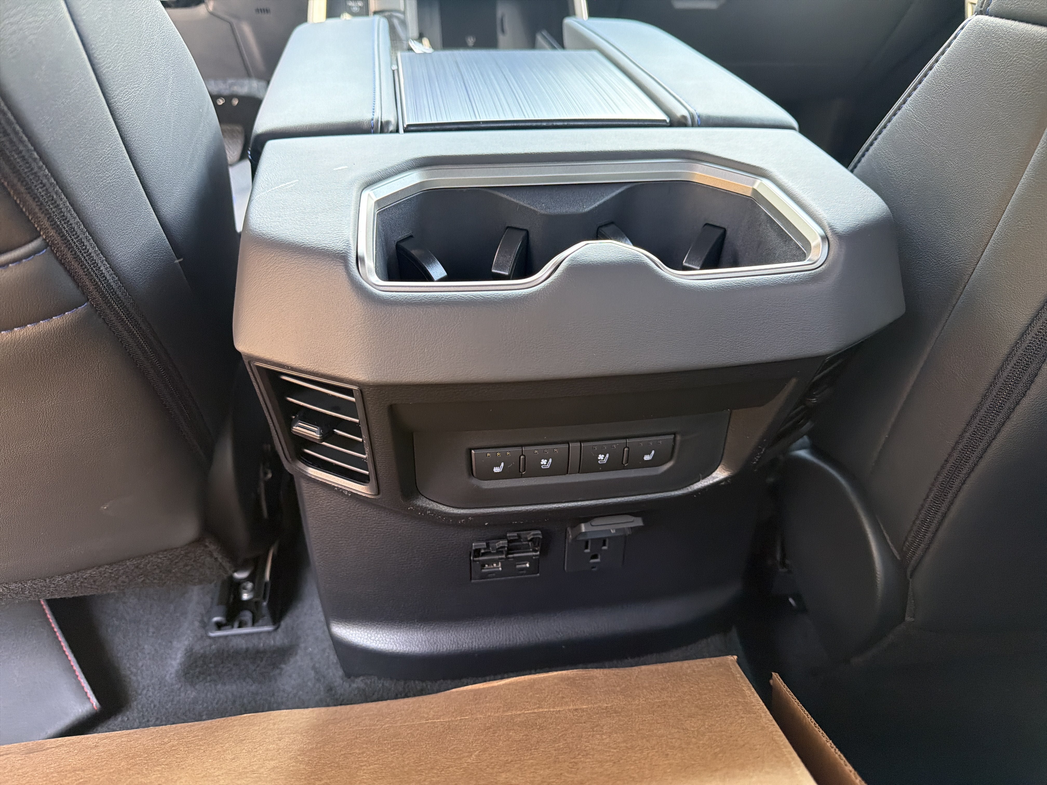 New 2026 Toyota Tundra Platinum AWD/4WD image 17