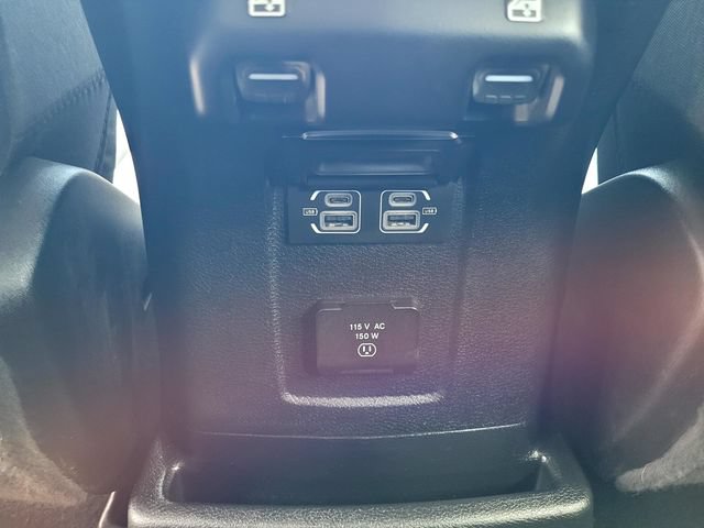Used 2024 Jeep Wrangler Unlimited Sahara AWD/4WD image 13