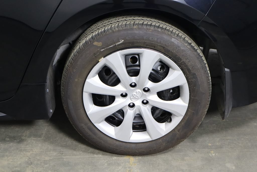Used 2025 Toyota Corolla LE FWD image 38