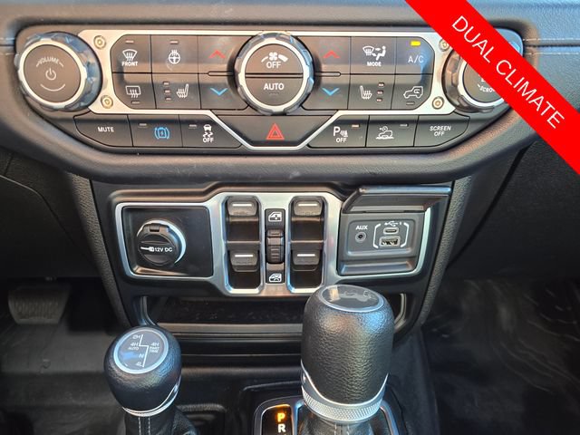 Used 2024 Jeep Wrangler Unlimited Sahara w/ Technology Group AWD/4WD image 22