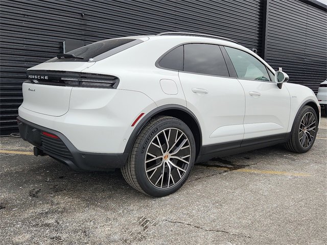 New 2025 Porsche Macan 4 Electric image 7