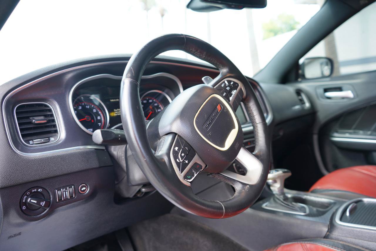 Used 2016 Dodge Charger SXT w/ Plus Group RWD image 9