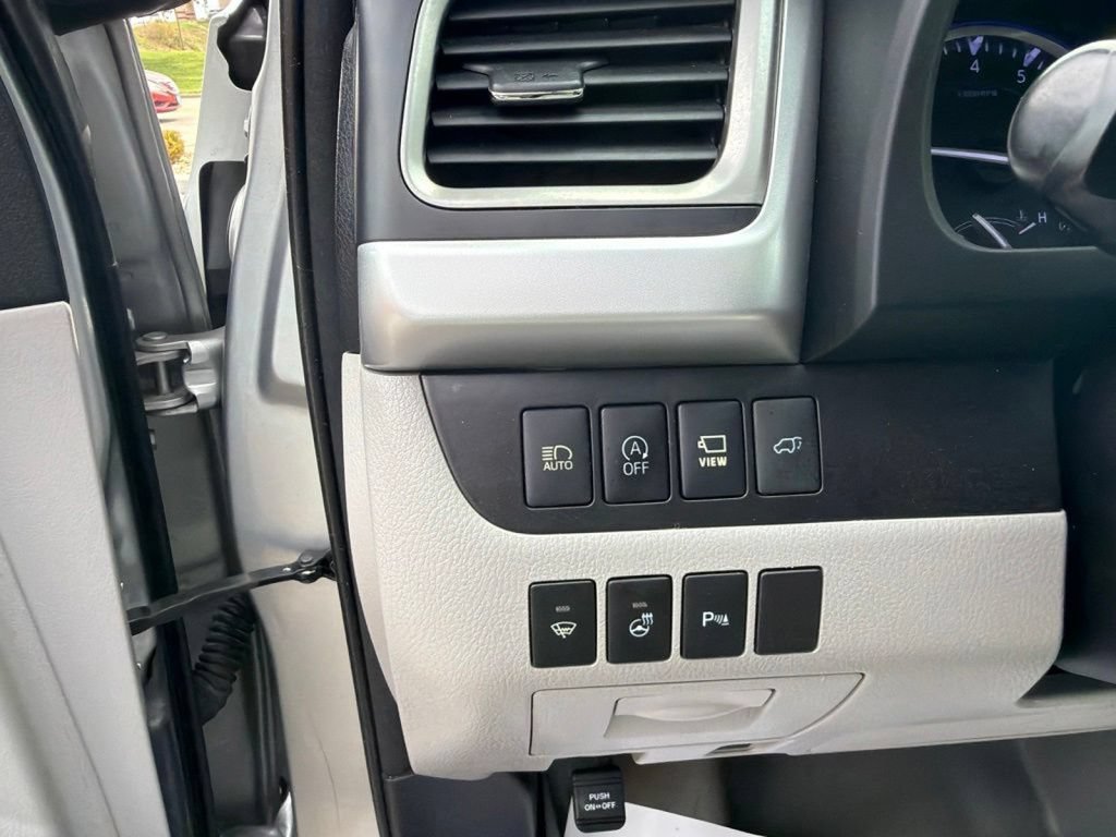 Used 2018 Toyota Highlander Limited Platinum AWD/4WD image 18