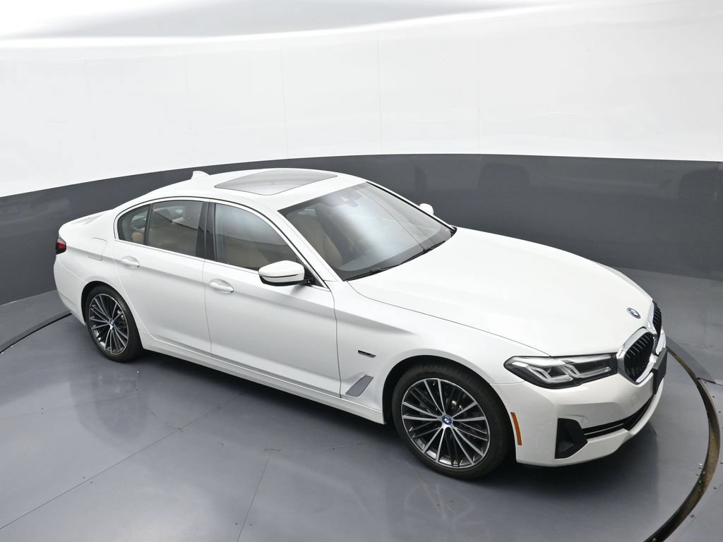 Used 2023 BMW 530e xDrive w/ Premium Package AWD/4WD image 30