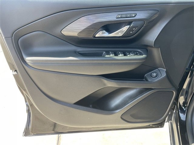 Used 2024 GMC Terrain SLT image 21