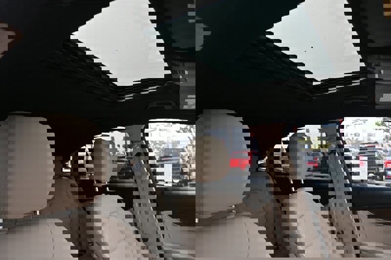 Used 2018 Mercedes-Benz GLC 300 4MATIC Coupe image 60