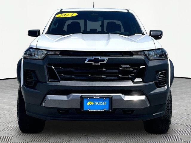 Used 2024 Chevrolet Colorado Trail Boss AWD/4WD image 2