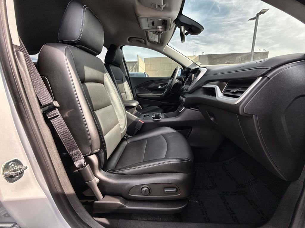 Used 2024 GMC Terrain SLT image 27