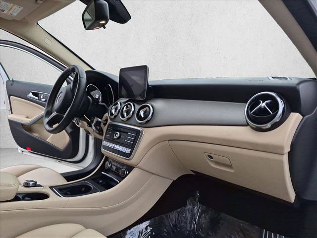 Used 2019 Mercedes-Benz GLA 250 4MATIC image 24
