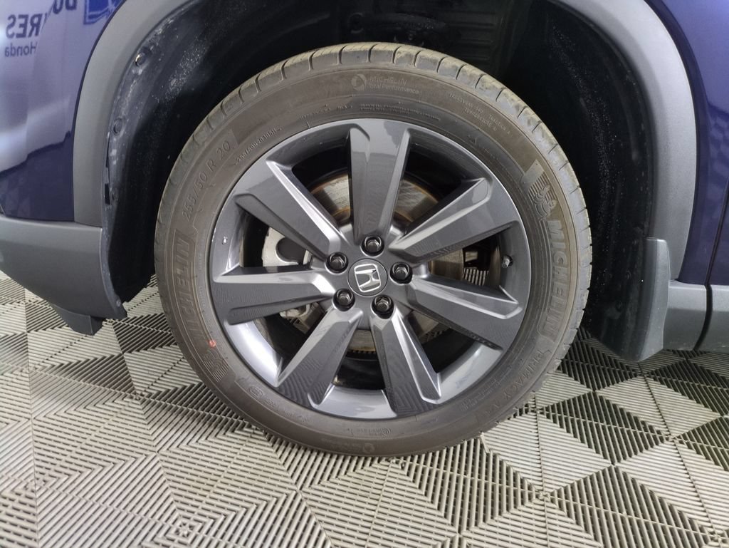 Used 2025 Honda Pilot Sport image 25