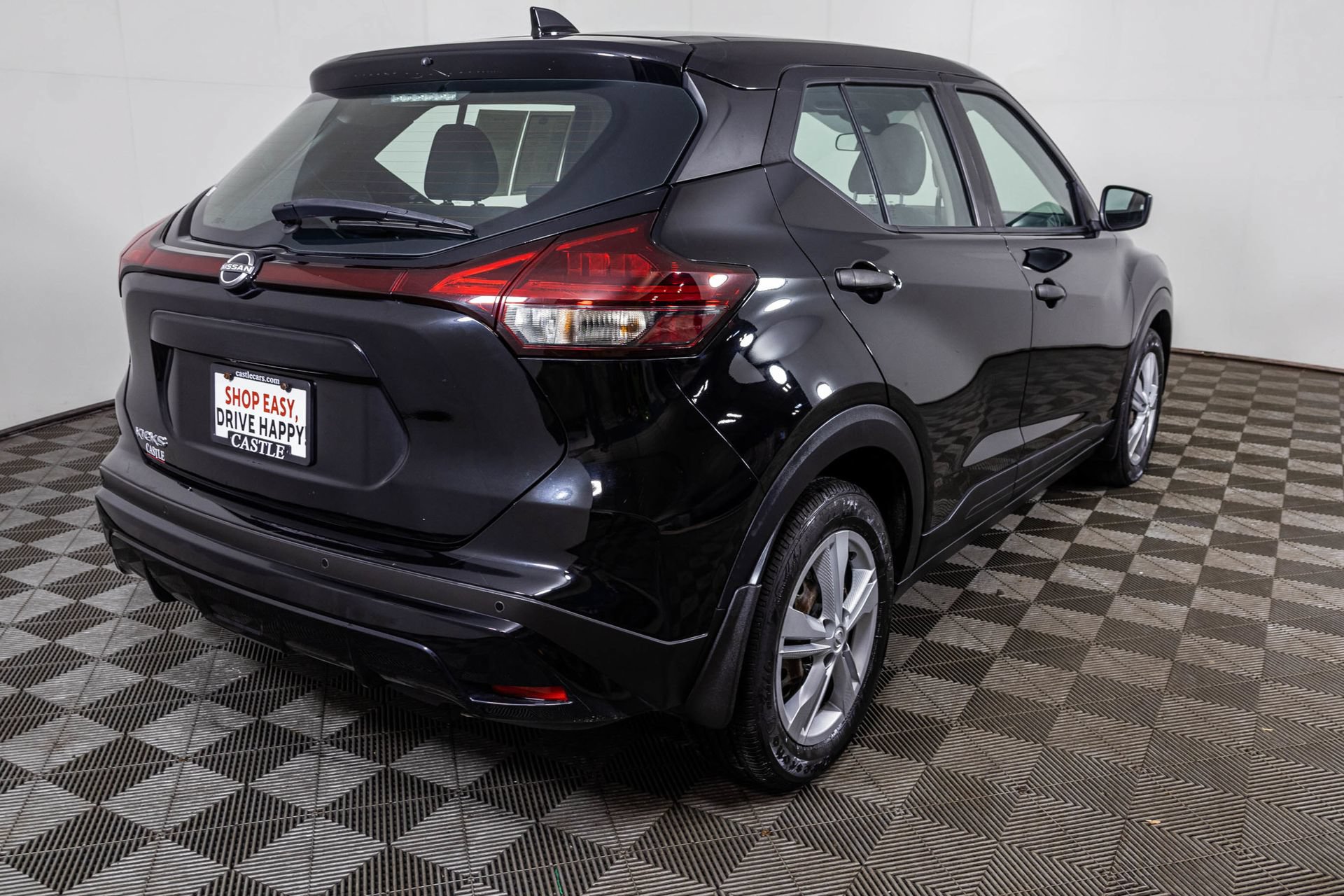Used 2022 Nissan Kicks S FWD image 13