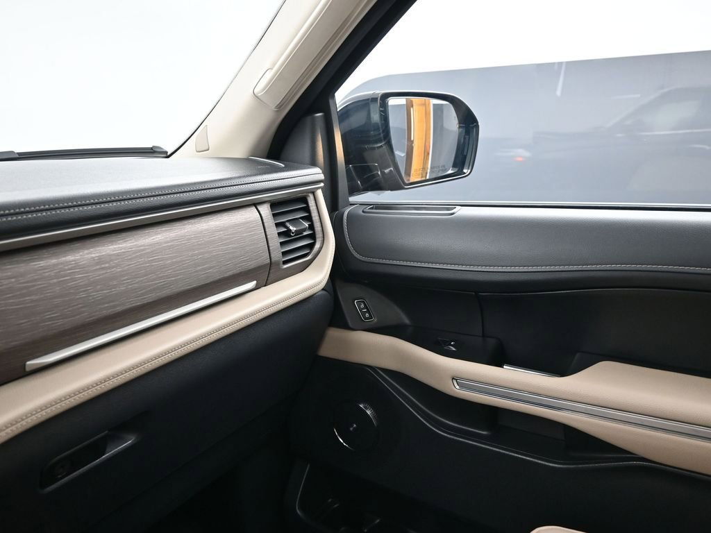 Used 2024 Ford Expedition Max Limited image 16