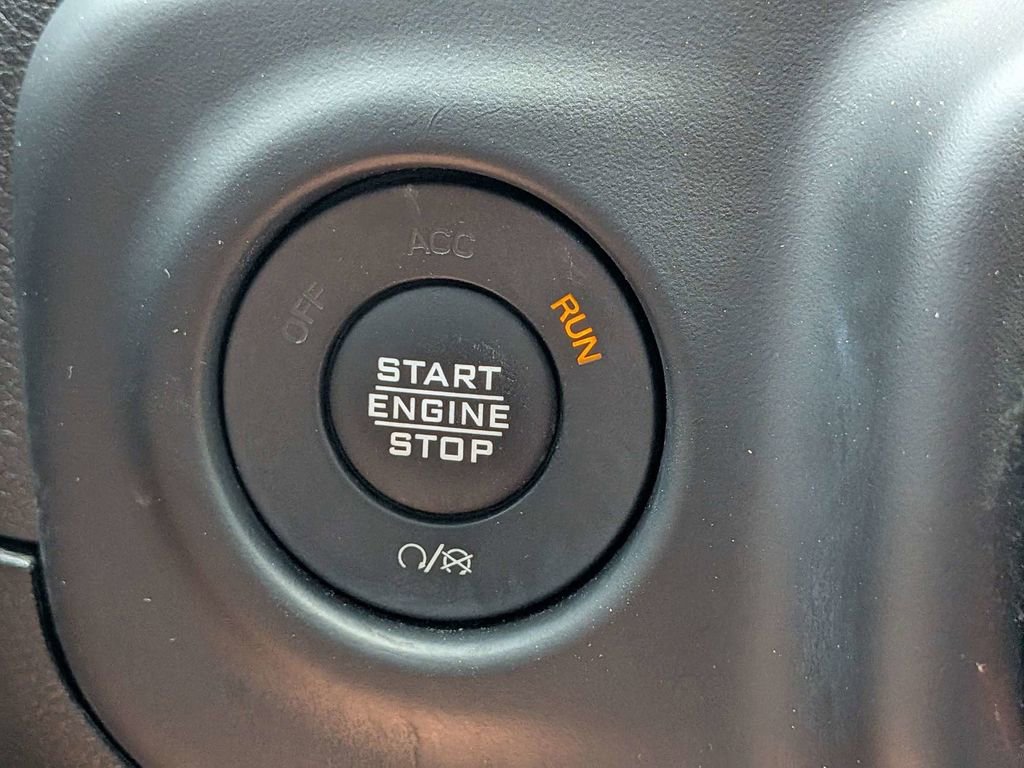 Used 2020 Jeep Gladiator Overland w/ Trailer Tow Package image 30