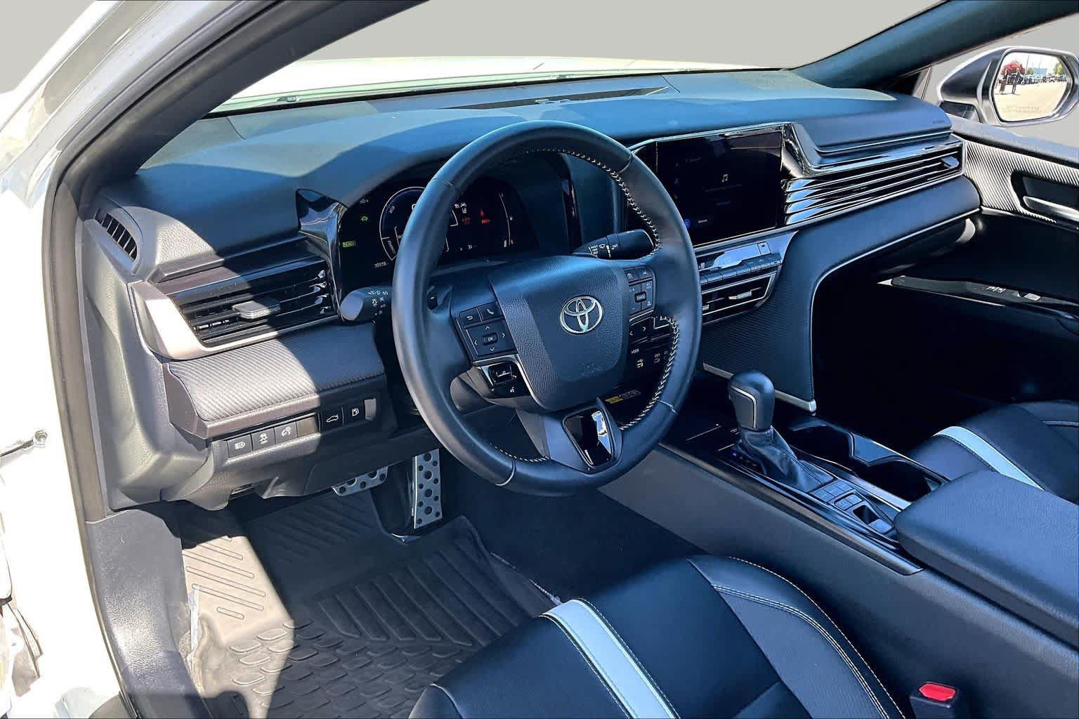 Certified 2025 Toyota Camry SE FWD image 17