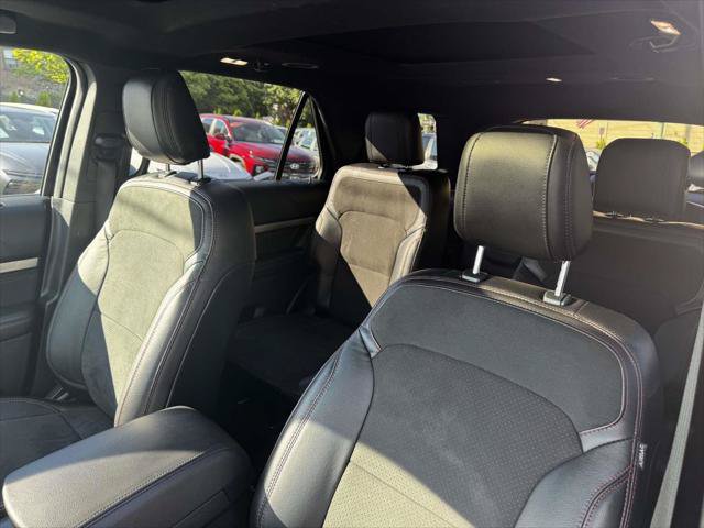 Used 2019 Ford Explorer XLT w/ Equipment Group 202A AWD/4WD image 18
