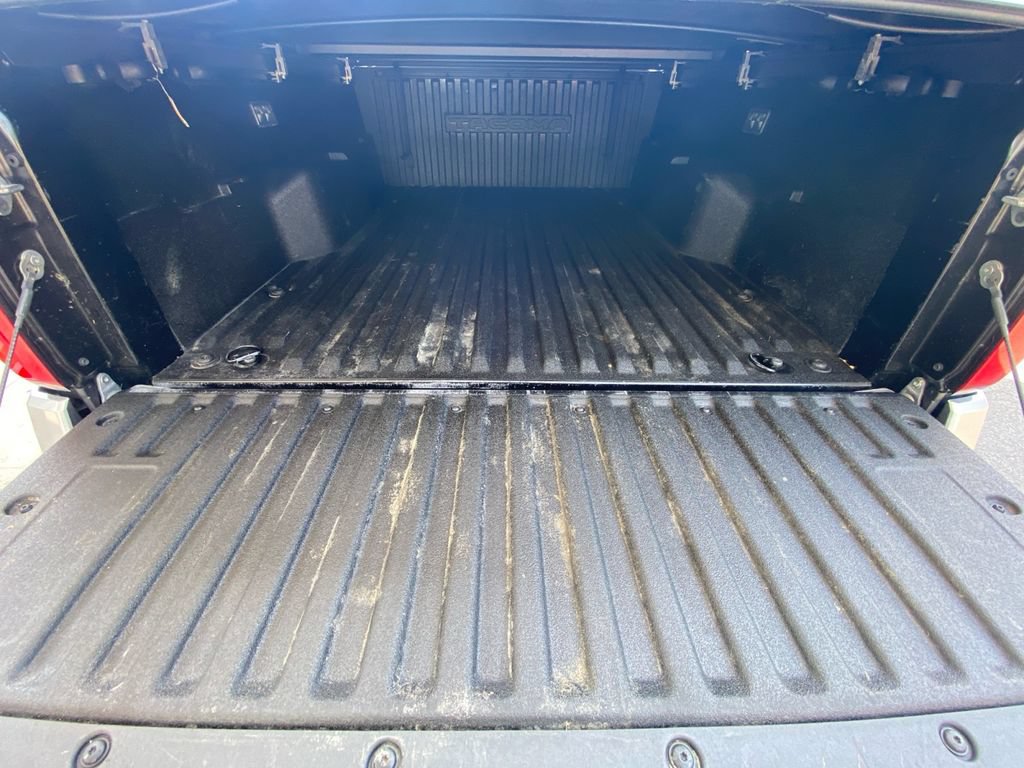 Used 2025 Toyota Tacoma SR5 AWD/4WD image 29