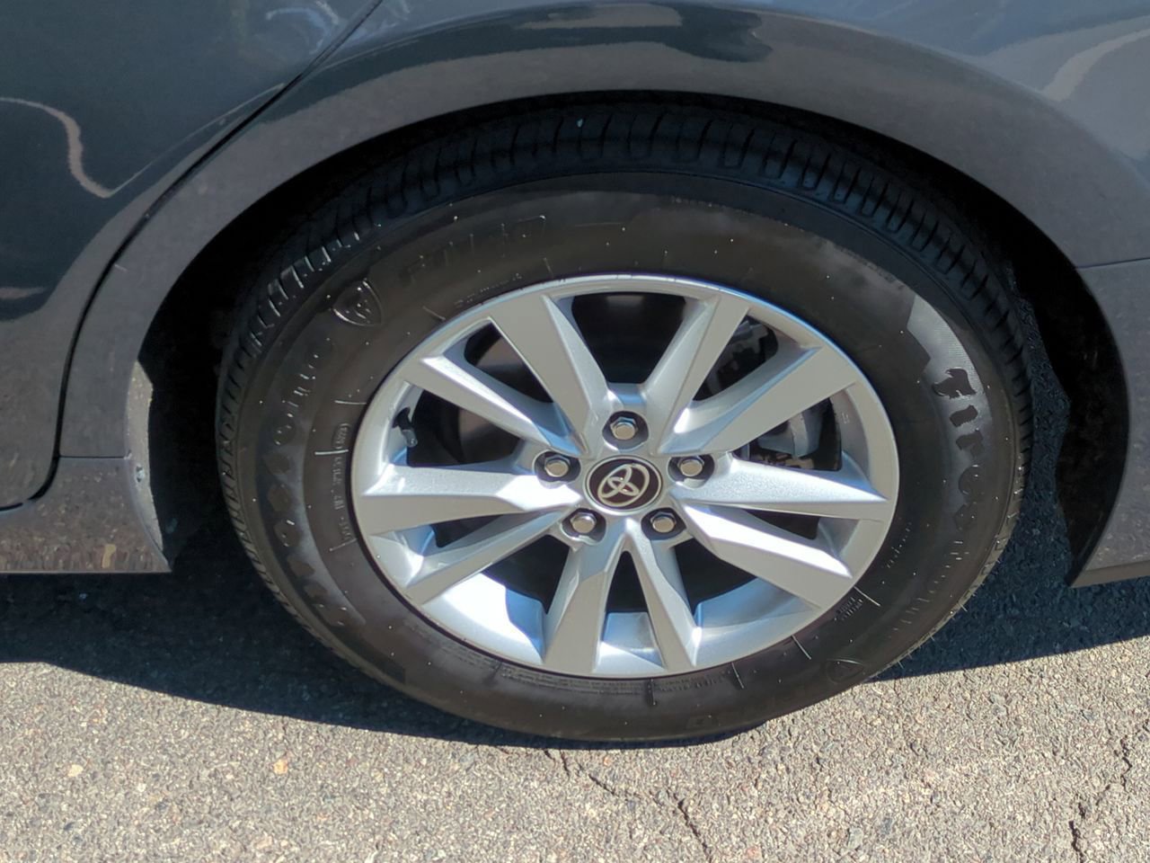 Used 2025 Toyota Camry LE image 31