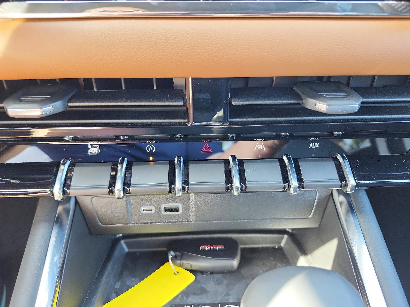 Used 2025 GMC Canyon AT4 w/ Nightfall Edition image 19