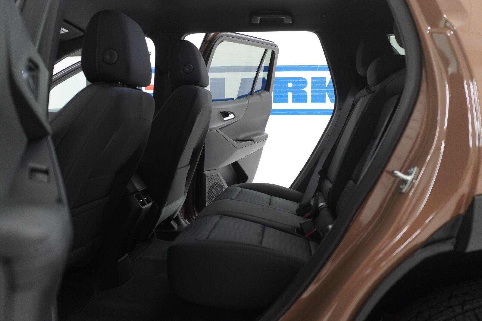 New 2027 Chevrolet Equinox LT FWD image 23