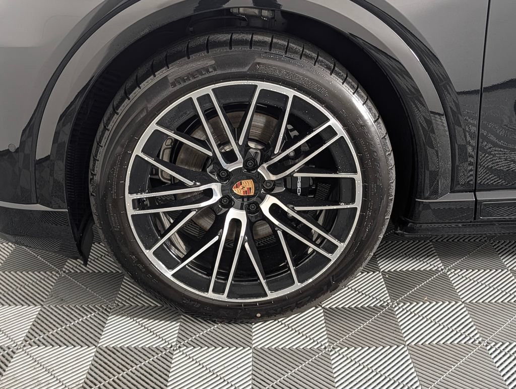 New 2026 Porsche Cayenne Electric AWD/4WD image 11